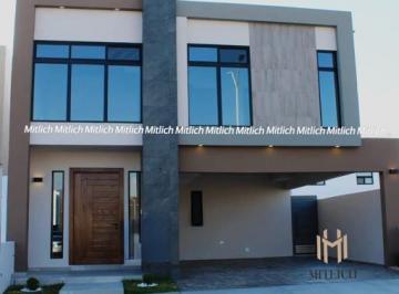 Casa · 205m² · 3 Recámaras · 2 Estacionamientos · Casa en Venta Aunar $4,850,000