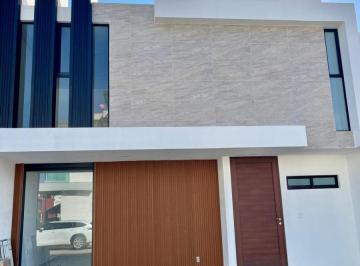 Casa de 3 habitaciones, Pachuca · Casa en Venta con 3 Recamaras, Closet y Cocina Equipada, Justo Detras de Plaza Explanada