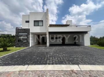 Casa · 529m² · 5 Recámaras · 3 Estacionamientos · Venta de Casa en El Campanario