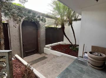 Casa · 717m² · 4 Recámaras · 6 Estacionamientos · Casa en Venta en Contry La Silla