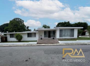 Casa · 505m² · 3 Recámaras · 2 Estacionamientos · Casa en Aguila