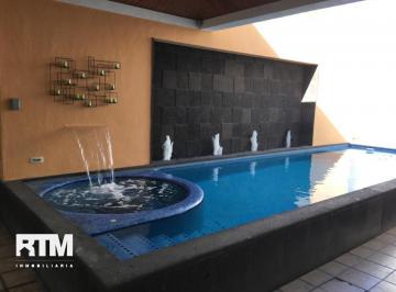 Casa · 450m² · 3 Recámaras · 2 Estacionamientos · Casa en Venta en Privada en Lomas 4ta
