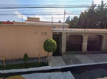 Casa de 4 habitaciones, Cuajimalpa de Morelos · Casa en Cuajimalpa, con Jardin, Cerca de Hospital, Escuelas y Vias Rapidas