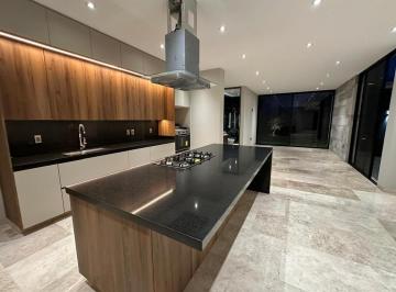 Casa · 490ha · 4 Recámaras · 3 Estacionamientos · Casa en Venta en La Campiña del Bosque León Guanajuato Zona Norte