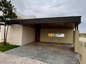 Casa · 280m² · 3 Recámaras · 3 Estacionamientos · Casa en Venta en La Campiña León Guanajuato Zona Norte