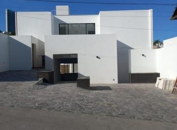 Casa · 450ha · 3 Recámaras · 3 Estacionamientos · Casa en Venta Construida en Gran Jardín León Guanajuato