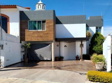 Casa · 236ha · 4 Recámaras · 3 Estacionamientos · Casa en Venta en Real de Bugambilias León Guanjuato Zona Norte