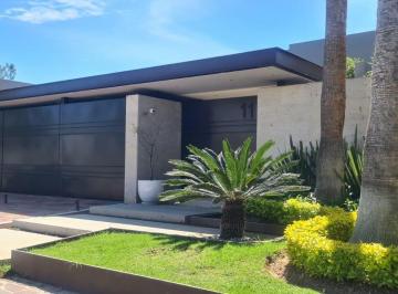 Casa · 1050ha · 3 Recámaras · Venta Casa un Piso El Bosque Country Club Leon Guanajuato Zona Norte