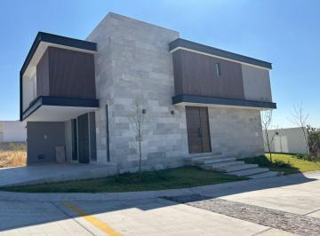 Casa · 275m² · 4 Recámaras · 2 Estacionamientos · Casa en Venta Lomas del Molino León Guanajuato Zona Norte