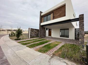 Casa · 328m² · 3 Recámaras · 2 Estacionamientos · Casa en Venta en La Valenciana León Guanajuato
