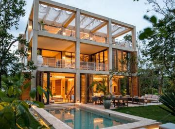 Casa · 508ha · 5 Recámaras · 4 Estacionamientos · Casa en Venta en Corazol Cancún Quintana Roo
