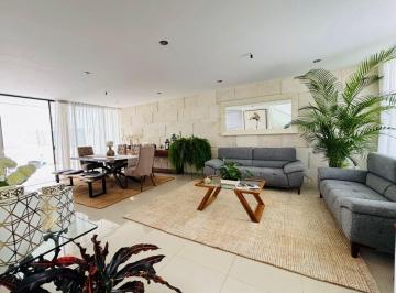 Casa · 200ha · 3 Recámaras · 2 Estacionamientos · Casa en Venta en Barranca del Refugio León Guanajuato