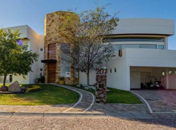 Casa · 1016ha · 3 Recámaras · 3 Estacionamientos · Casa en Venta en El Bosque Country Club Leon Guanajuato Zona Norte