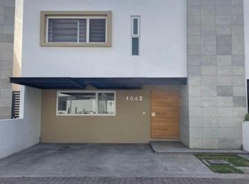 Casa de 3 habitaciones, Querétaro · Casa Cantera en La Condesa Juriquilla