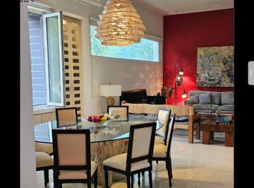 Residencia unifamiliar de estilo contemporáneo, ideal para familias que buscan c · Casa en Venta Fracc San Alberto