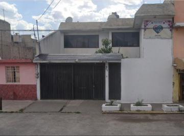 Casa de 4 habitaciones, Nezahualcóyotl · Casa en Venta, Col. La Perla, Cerca de Zoológico, Centro Comercial, Deportivo y Vías Rápidas