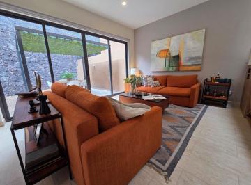 Casa · 187m² · 3 Recámaras · 2 Estacionamientos · Casa en Venta, en Zibata, Queretaro