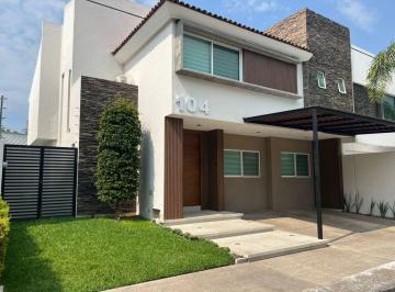 Casa de 3 habitaciones, Zapopan · Casa en Renta – Jardín Real