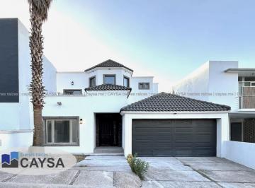 Casa · 360m² · 3 Recámaras · 2 Estacionamientos · Casa en Venta en Valle del Angel (Recámara Principal en Pb)