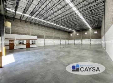 Bodega comercial · 695m² · 8 Estacionamientos · Bodega en Renta en Lombardo Toledano