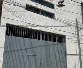 Bodega comercial · 420m² · 2 Estacionamientos · Bodega en Venta en La Brisa, León