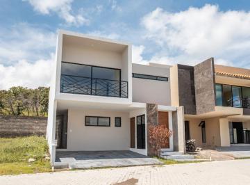 Casa · 152m² · 3 Recámaras · 2 Estacionamientos · Casa en Venta en Haras del Bosque con 3 Recamaras Puebla.