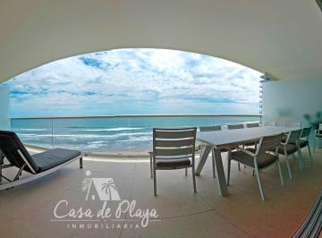 Departamento · 200m² · 4 Recámaras · 2 Estacionamientos · Departamento en Venta Península Acapulco Diamante