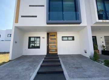 Casa de 3 habitaciones, Zapopan · Casa en Renta en Valle Imperial