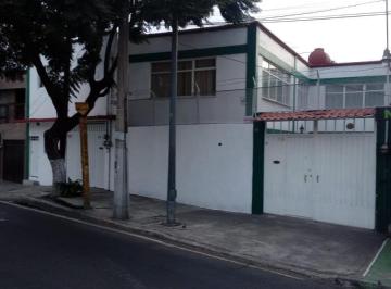 Casa · 378m² · 8 Recámaras · 4 Estacionamientos · Casa Para Remodelar en Venta - Visítala Ya!