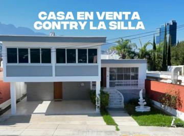 Casa · 357m² · 4 Recámaras · 2 Estacionamientos · Casa en Contry, Excelentes Condiciones