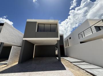 Casa · 245m² · 3 Recámaras · 2 Estacionamientos · Casa en Mérida