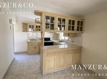 Casa · 300m² · 3 Recámaras · 2 Estacionamientos · Casa en Venta Ciudad Madero Colonia Ampliación Unidad Nacional