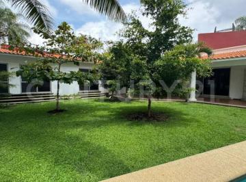 Casa · 363m² · 3 Recámaras · 2 Estacionamientos · Casa en Venta Las Palmas, Cuernavaca, Morelos