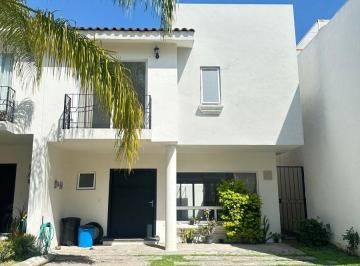 Casa de 3 habitaciones Renta MN 15,000 · Hermosa Casa en Renta
