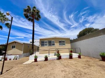 Casa · 450m² · 2 Recámaras · 4 Estacionamientos · Casa Renta en El Sauzal