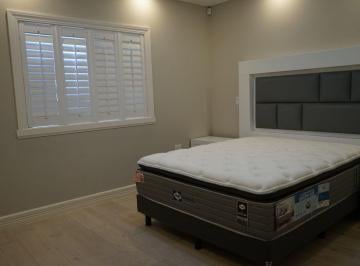 Casa · 450m² · 3 Recámaras · 6 Estacionamientos · Casa en Venta en Comercial Chapultepec