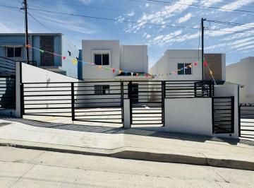 Casa · 125m² · 3 Recámaras · 2 Estacionamientos · Casa en Venta en Granjas El Gallo