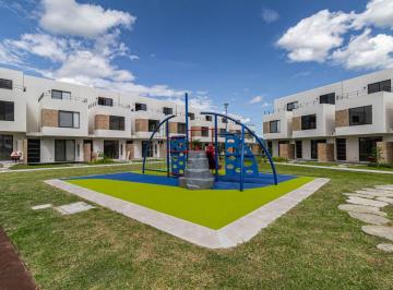 Casa en condominio de 3 habitaciones, Xochitepec · Casa en Venta de 90 m², 3 Recámaras, Club de Golf Santa Fe