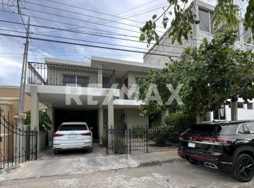 Casa · 296m² · 4 Recámaras · 2 Estacionamientos · Casa en Venta Cerca de Av 60 Col Villas del Sol, Mérida, Yucatán - (4)