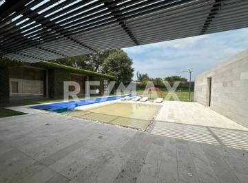 Casa · 1200m² · 4 Recámaras · 6 Estacionamientos · Casa en Venta - (4)