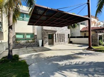 Casa de 4 habitaciones, Benito Juárez · Casa en Renta Amueblada Isla Dorada Cancun