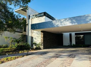 Casa · 270m² · 3 Recámaras · 4 Estacionamientos · Casa en Venta en La Campiña del Bosque León Guanajuato Zona Norte