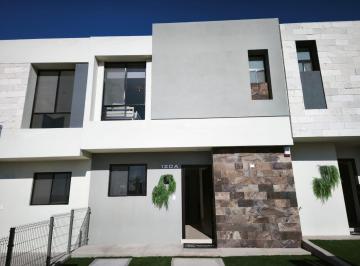 Casa · 92m² · 2 Recámaras · 2 Estacionamientos · Casa en Venta en Queretaro El Marques