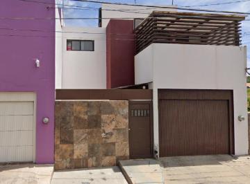 Casa de 3 habitaciones, Guadalupe · Casa en Lomas de Bernardez Zacatecas, Cerca de Hospital, Parque, Plaza Comercial y Vias Rapidas.