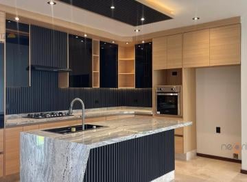 Casa · 240m² · 3 Recámaras · 2 Estacionamientos · Moderna Casa Nueva en Privada Fracc San Angel IV Slp