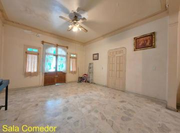 Casa en venta para remodelar sobre la calle de Lourdes, distribuida en 1 nivel,  · Casa Venta en Col. Carmen / 237 m²