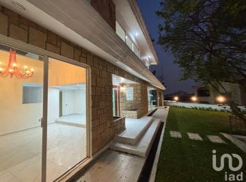 Casa · 631m² · 3 Recámaras · 4 Estacionamientos · Venta Bonita Casa en Paseos del Bosque Naucalpan