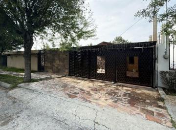 Casa de 4 habitaciones, Saltillo · Casa en Renta en Parques de La Cañada