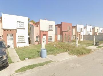 Casa de 3 habitaciones, Nuevo Laredo · Casa en Venta en Fraccionamiento Los Agaves, Nuevo Laredo, Tamaulipas Clp