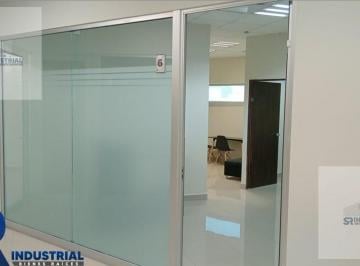 Oficina · 61m² · 2 Estacionamientos · Oficina en Renta en Monterrey